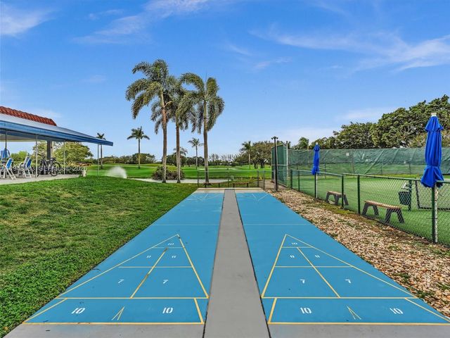 9420 S Hollybrook Lake Dr 302, Pembroke Pines, FL 33025