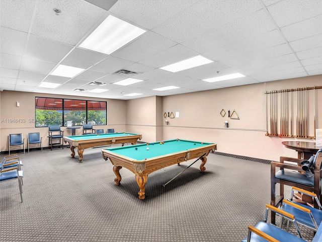 9420 S Hollybrook Lake Dr 302, Pembroke Pines, FL 33025