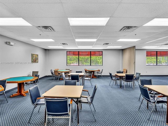 9420 S Hollybrook Lake Dr 302, Pembroke Pines, FL 33025