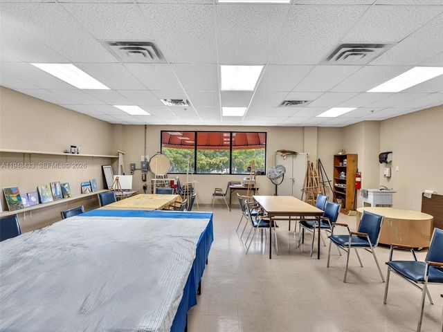 9420 S Hollybrook Lake Dr 302, Pembroke Pines, FL 33025