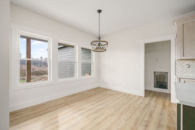 6584 Thomas Twin Oak Rd, Baxter, TN 38544