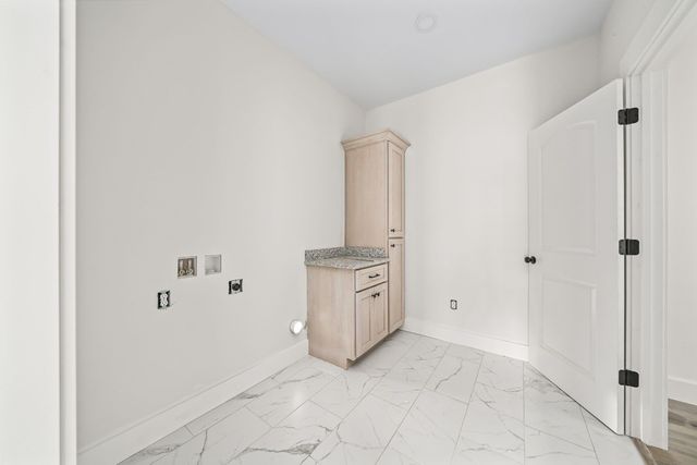 6584 Thomas Twin Oak Rd, Baxter, TN 38544