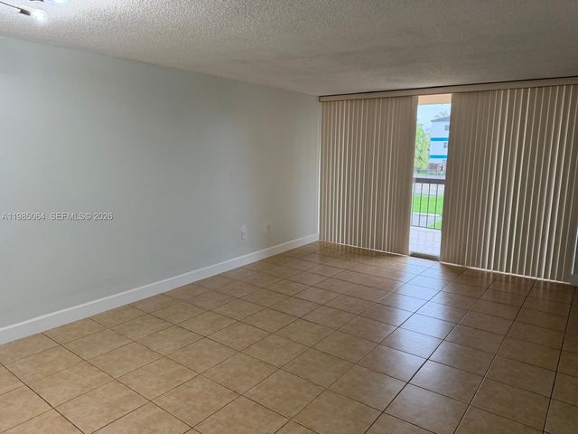 10625 SW 112th Ave 216, Miami, FL 33176