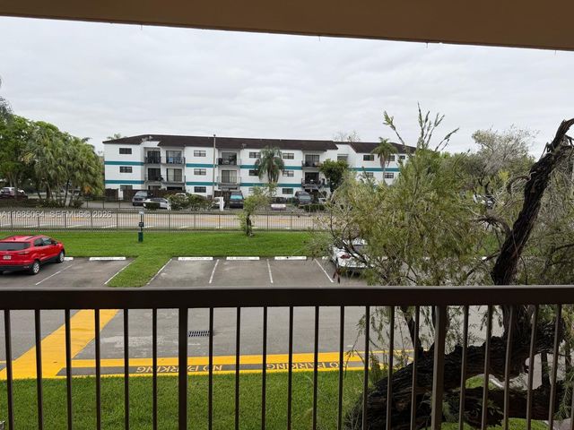 10625 SW 112th Ave 216, Miami, FL 33176