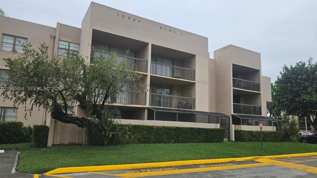 10625 SW 112th Ave 216, Miami, FL 33176