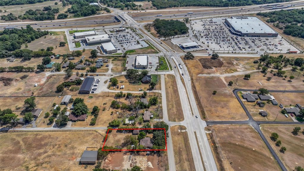 211 Center Point Road, Weatherford, TX 76087