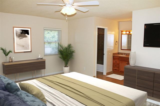 2734 S Heather Gardens Way, Aurora, CO 80014