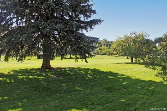 2734 S Heather Gardens Way, Aurora, CO 80014