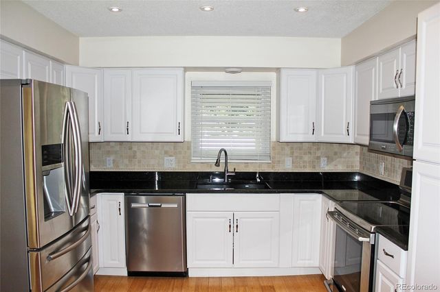 2734 S Heather Gardens Way, Aurora, CO 80014