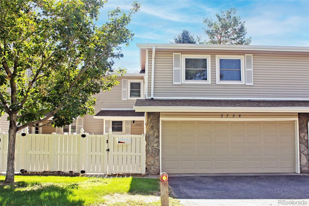 2734 S Heather Gardens Way, Aurora, CO 80014