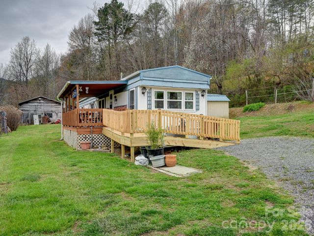 118 & 124 East Lawson Road, Hot Springs, NC 28743