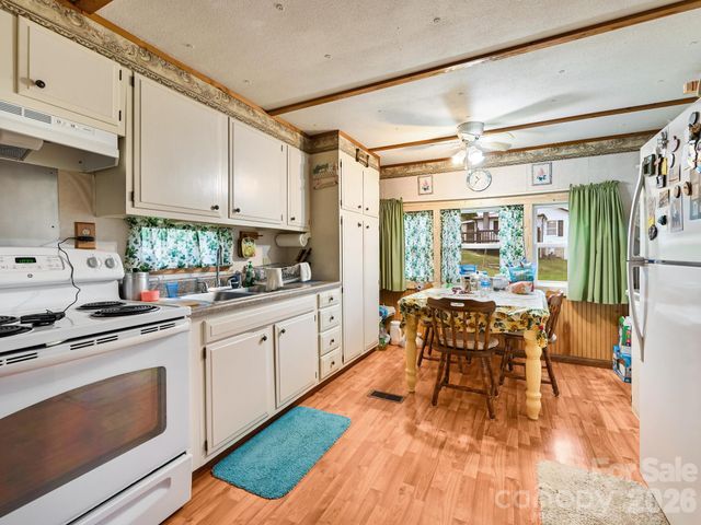 118 & 124 East Lawson Road, Hot Springs, NC 28743