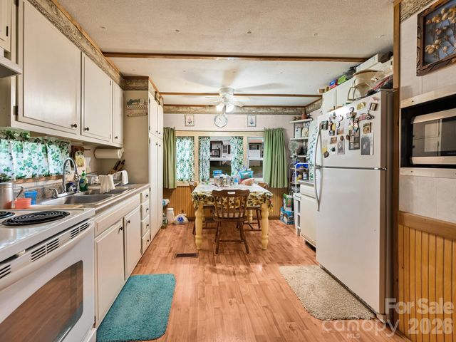 118 & 124 East Lawson Road, Hot Springs, NC 28743