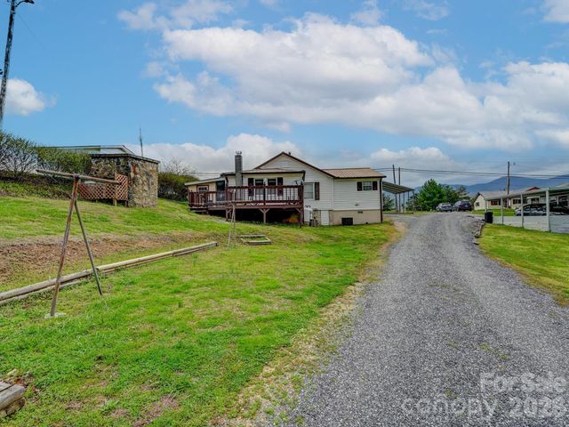 118 & 124 East Lawson Road, Hot Springs, NC 28743