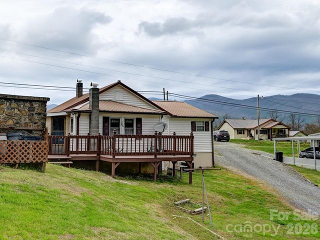 118 & 124 East Lawson Road, Hot Springs, NC 28743