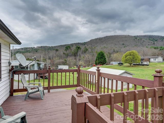 118 & 124 East Lawson Road, Hot Springs, NC 28743