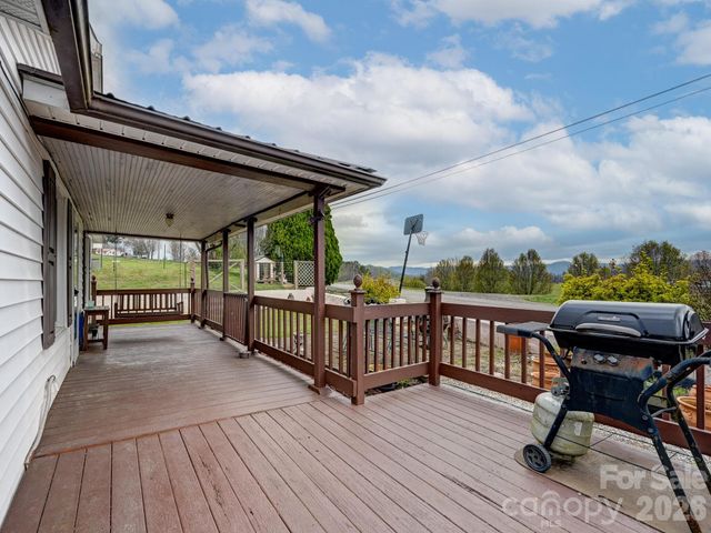 118 & 124 East Lawson Road, Hot Springs, NC 28743