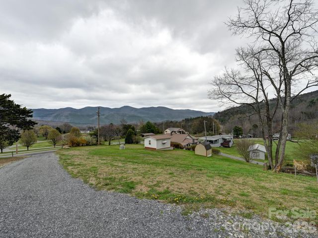 118 & 124 East Lawson Road, Hot Springs, NC 28743