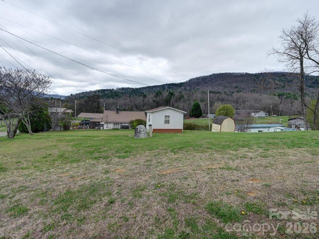 118 & 124 East Lawson Road, Hot Springs, NC 28743