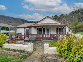 118 & 124 East Lawson Road, Hot Springs, NC 28743