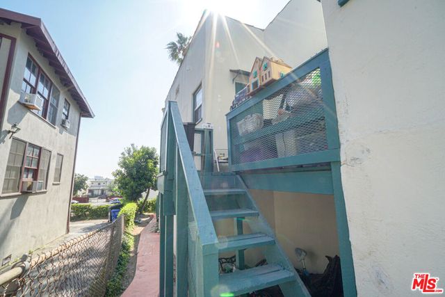 4520 Willow Brook Avenue, Los Angeles, CA 90029