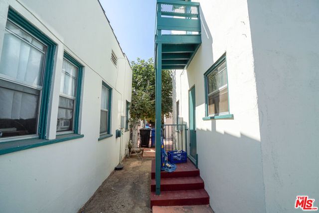 4520 Willow Brook Avenue, Los Angeles, CA 90029