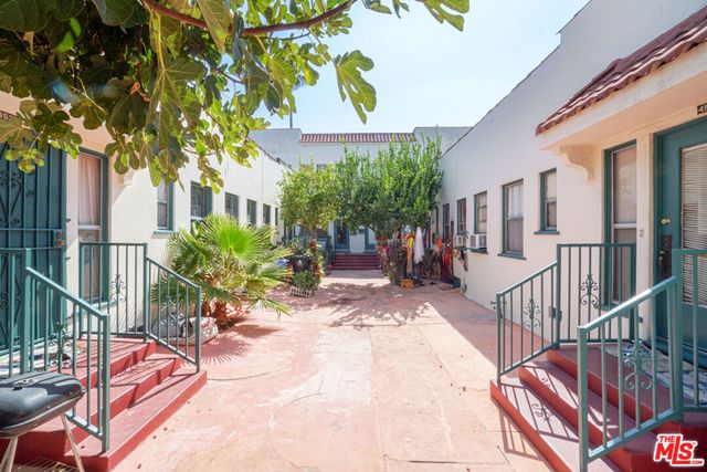 4520 Willow Brook Avenue, Los Angeles, CA 90029