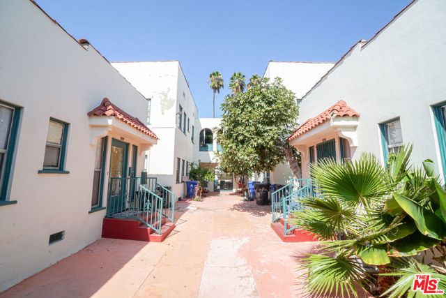 4520 Willow Brook Avenue, Los Angeles, CA 90029