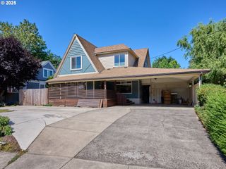 795 CORBY St, Woodburn, OR 97071
