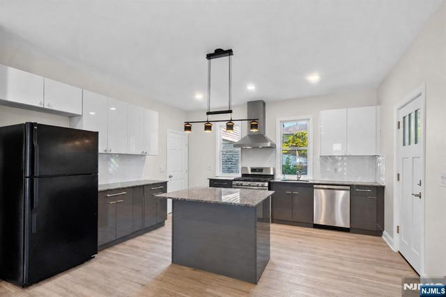 520 Grand Avenue, Rahway, NJ 07065