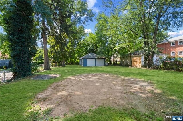 520 Grand Avenue, Rahway, NJ 07065
