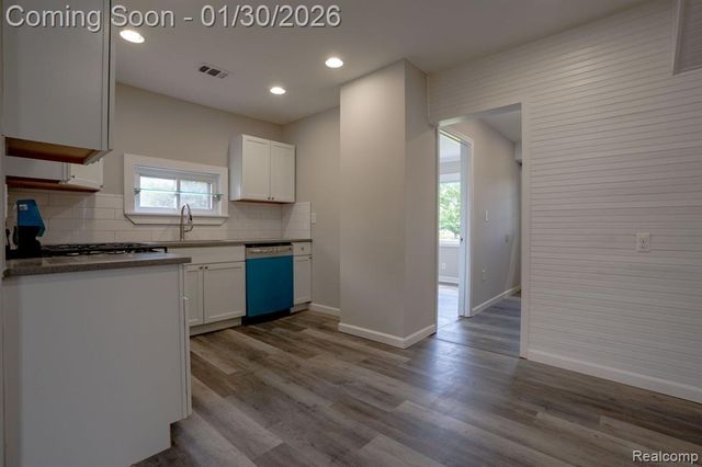 27500 Tighe Street, Roseville, MI 48066