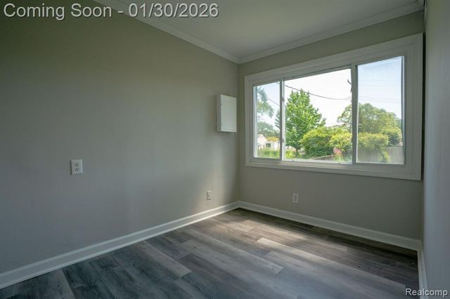 27500 Tighe Street, Roseville, MI 48066