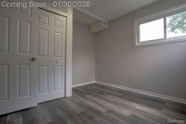 27500 Tighe Street, Roseville, MI 48066