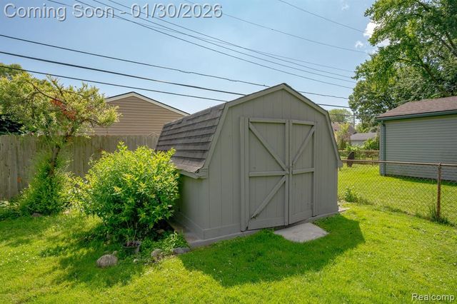 27500 Tighe Street, Roseville, MI 48066