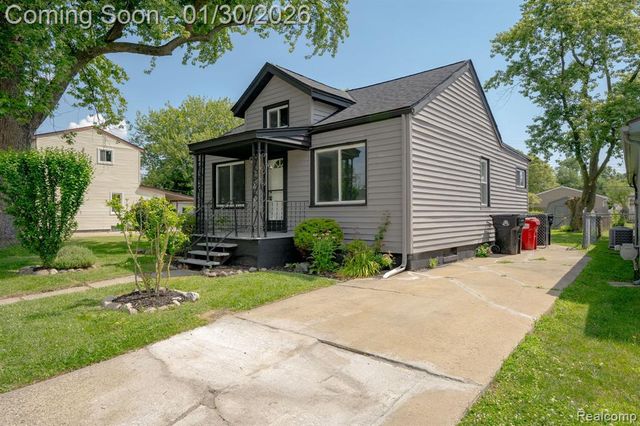 27500 Tighe Street, Roseville, MI 48066