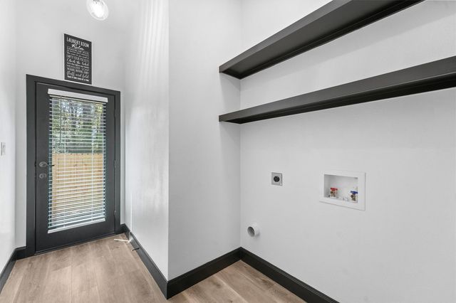 210 Canary Street, Point Blank, TX 77364