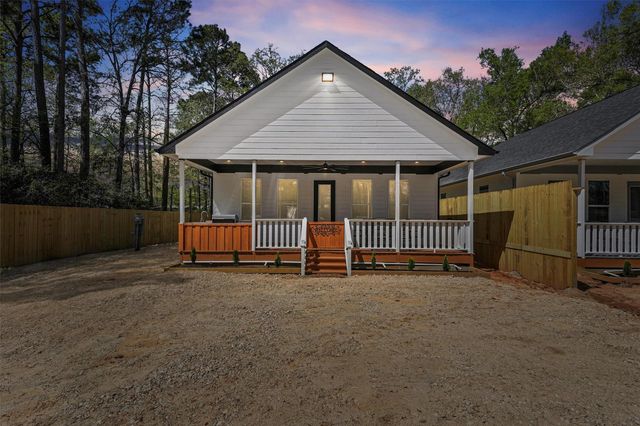 210 Canary Street, Point Blank, TX 77364