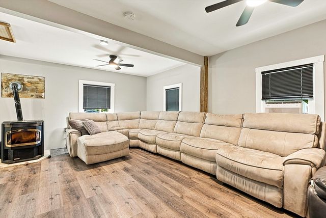 188 Maple St, Douglas, MA 01516