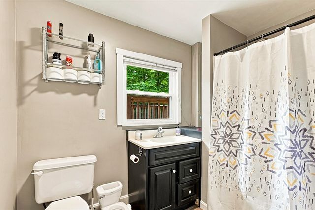 188 Maple St, Douglas, MA 01516