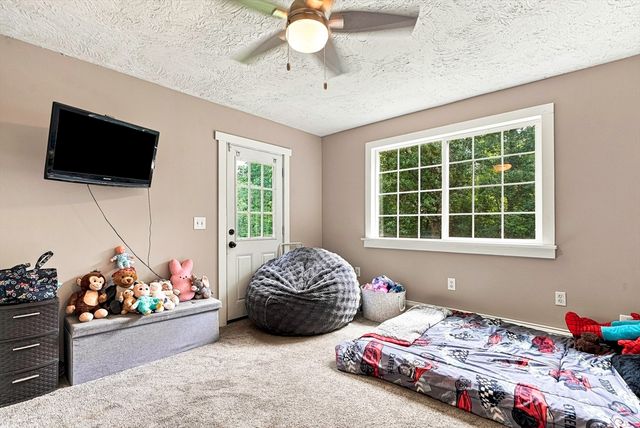 188 Maple St, Douglas, MA 01516