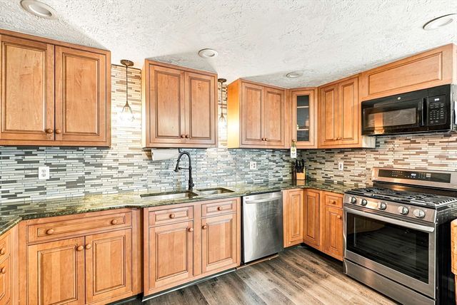 188 Maple St, Douglas, MA 01516