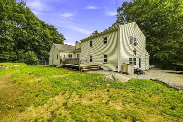 188 Maple St, Douglas, MA 01516