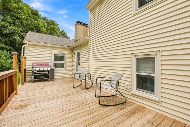 188 Maple St, Douglas, MA 01516