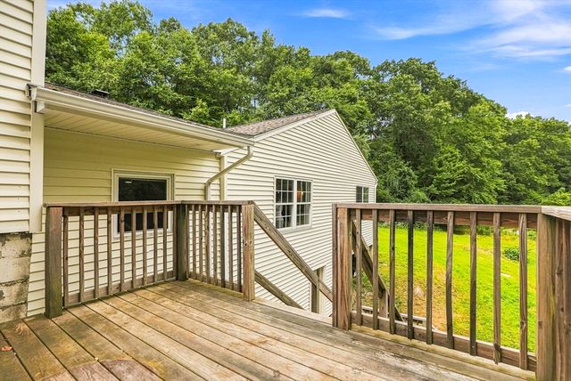 188 Maple St, Douglas, MA 01516