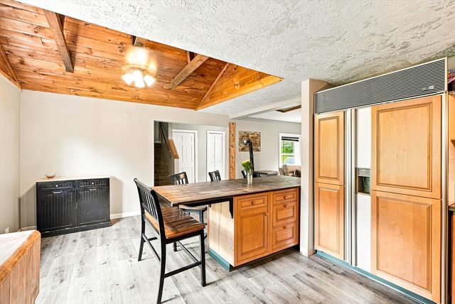188 Maple St, Douglas, MA 01516