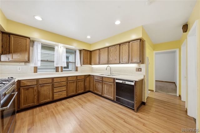 421 West Delavan Avenue S, Buffalo, NY 14213