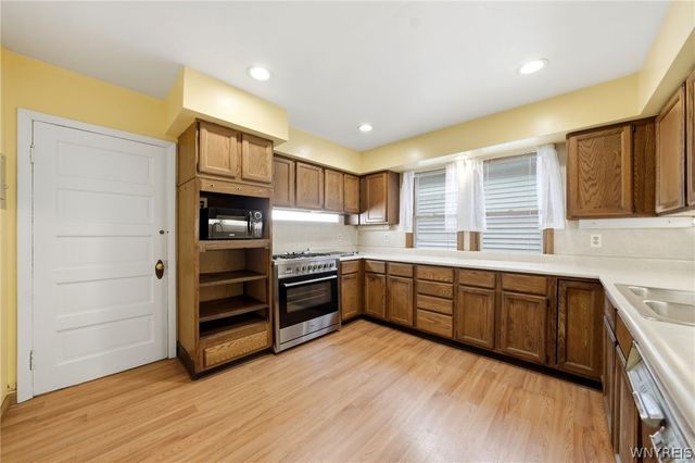 421 West Delavan Avenue S, Buffalo, NY 14213