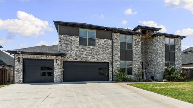 1111 Longbourn Drive, Centerton, AR 72719