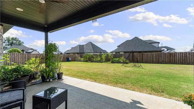1111 Longbourn Drive, Centerton, AR 72719
